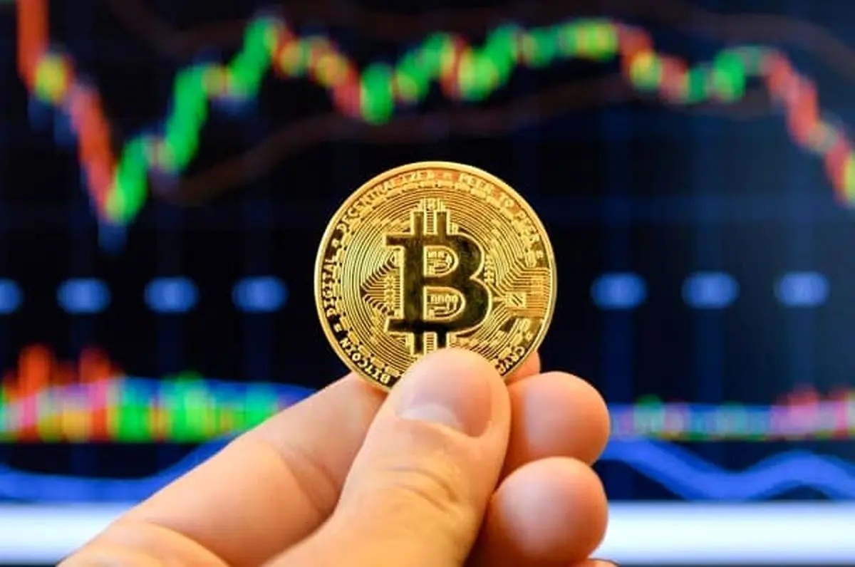 پیش‌بینی قیمت ۱۳۵ هزار دلاری؛ بیت‌کوین بخریم؟