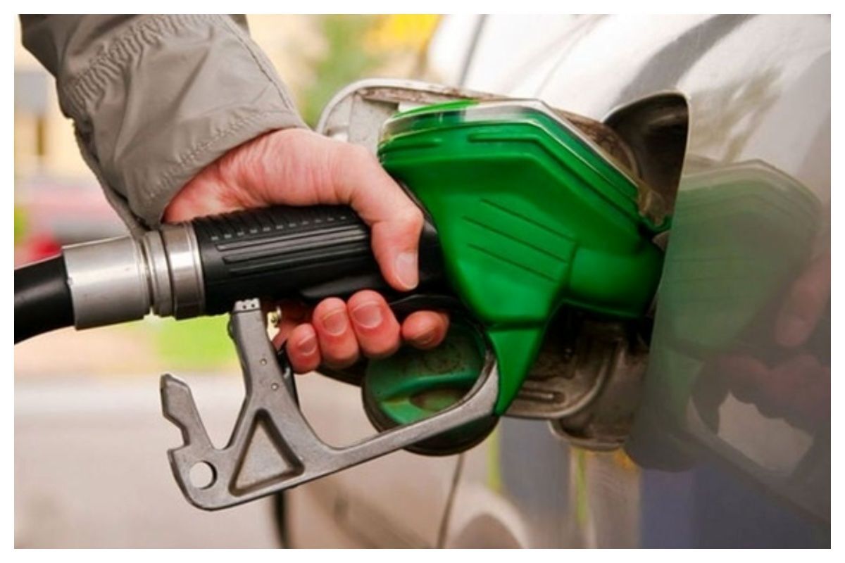 نرخ سوم بنزین رسماً اعلام شد: لیتری ۵۰۰۰ تومان نرخ سوم بنزین رسماً اعلام شد: لیتری ۵۰۰۰ تومان